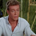 Por que Russell Johnson substituiu John Gabriel como professor na Ilha de Gilligan