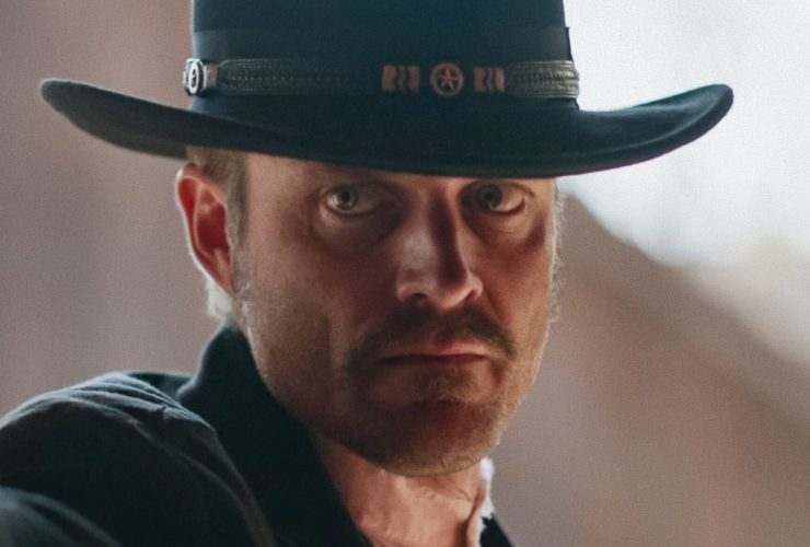 Uma série de Wyatt Earp narrada por um ator lendário está subindo nas paradas da Netflix