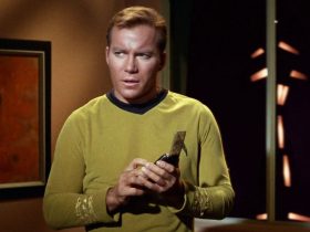 Veja quantos regulamentos da Frota Estelar de Star Trek que Kirk violou como capitão da Enterprise