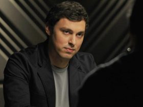 A verdadeira razão pela qual os doces de John Francis Daley deixaram os ossos na 10ª temporada