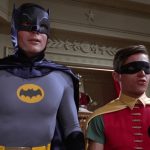 Como um comercial da Nestlé ajudou Adam West a conseguir seu papel na série Batman de 1966