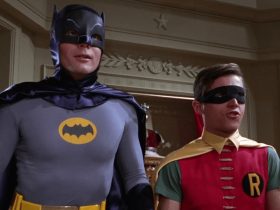 Como um comercial da Nestlé ajudou Adam West a conseguir seu papel na série Batman de 1966