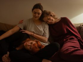 Crítica de suas três filhas: Carrie Coon, Natasha Lyonne e Elizabeth Olsen são magníficas neste drama emocional