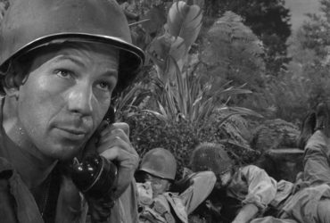 Leonard Nimoy apareceu em um episódio de Twilight Zone com ligações com a história militar de Rod Serling