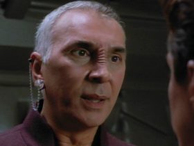 Por que Frank Langella não queria ser creditado por seu papel em Star Trek