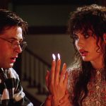 The Cut Beetlejuice Cena de Beetlejuice que trouxe de volta Alec Baldwin e Geena Davis