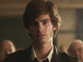 O thriller policial verdadeiro de Andrew Garfield com uma pontuação perfeita do Rotten Tomatoes