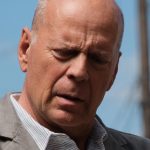 O último filme de Bruce Willis foi um thriller de ação de ficção científica esquecido de 2023