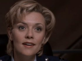 Por que Amanda Tapping dificilmente apareceu na franquia Stargate após a 4ª temporada de Atlantis