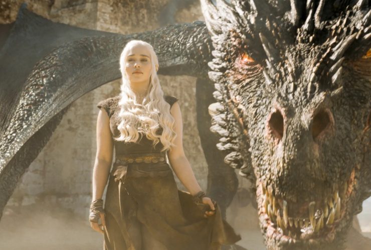 Por que Game Of Thrones substituiu sua atriz Daenerys original por Emilia Clarke