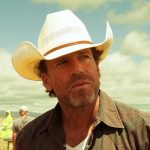 Taylor Sheridan certa vez travou uma briga física com uma de suas estrelas do Yellowstone