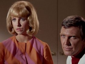 Teri Garr enfrentou o sexismo de Gene Roddenberry durante um dos episódios mais estranhos de Star Trek