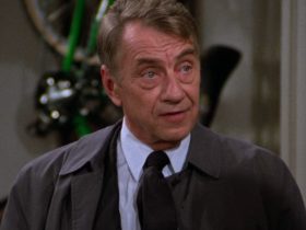 A vida de Philip Baker Hall mudou depois que ele interpretou o tenente Bookman em Seinfeld