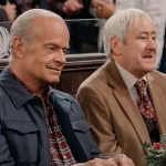 O último episódio de Natal de Frasier dá a Kelsey Grammer outra chance de ativar o sistema hidráulico