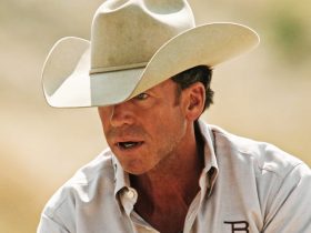 Quem o criador do Yellowstone, Taylor Sheridan, interpreta na série?