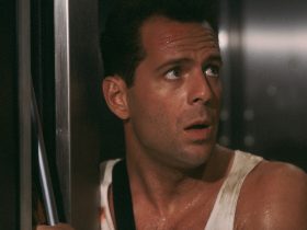 A resposta para saber se Die Hard é ou não um filme de Natal é encontrada em uma cena