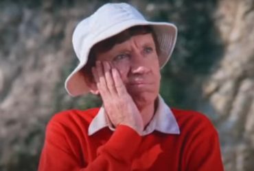 Bob Denver e Dawn Wells reproduziram os papéis da ilha de Gilligan em Baywatch