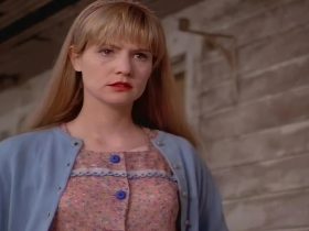 Os dois filmes perfeitos de Jennifer Jason Leigh, de acordo com o Rotten Tomatoes