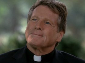 Quem Ryan O'Neal interpretou em Fox's Bones?