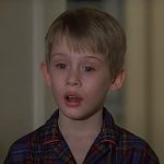 Um dos primeiros papéis de Macaulay Culkin foi em uma amada série de suspense policial dos anos 80