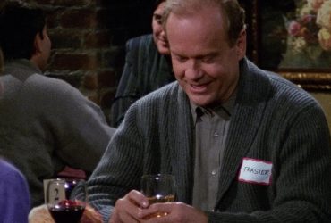 Um episódio experimental de Frasier foi inspirado por um subestimado Rom-Com dos anos 90