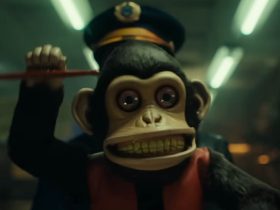 Como as cenários de celebridades estranhos do macaco agitam o filme de terror sangrento