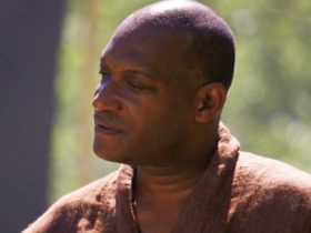 O personagem Stargate SG-1 que você provavelmente esqueceu Tony Todd jogou