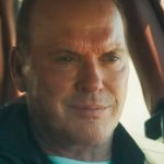 Um filme negligenciado de 2024 Michael Keaton é um sucesso de streaming no Max