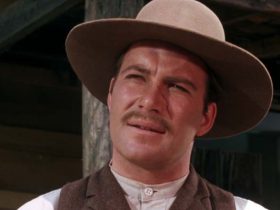 Como William Shatner quase morreu enquanto atirava no Gunsmoke