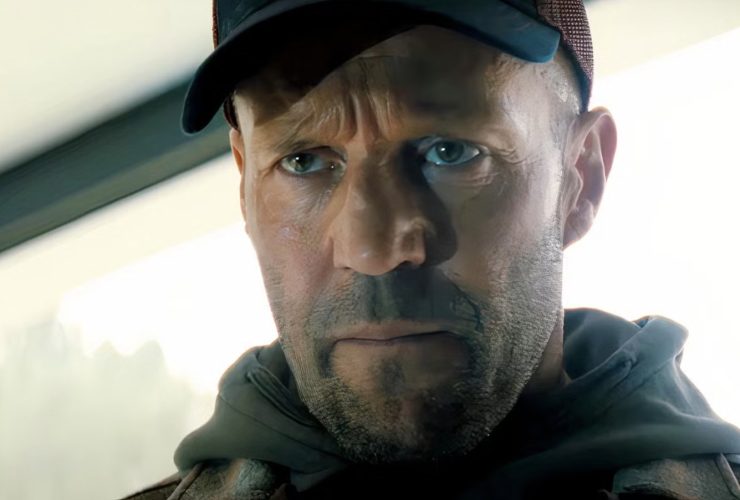 O novo filme de ação de Jason Statham venceu a pior sequência de Rambo de Sylvester Stallone em seu próprio jogo