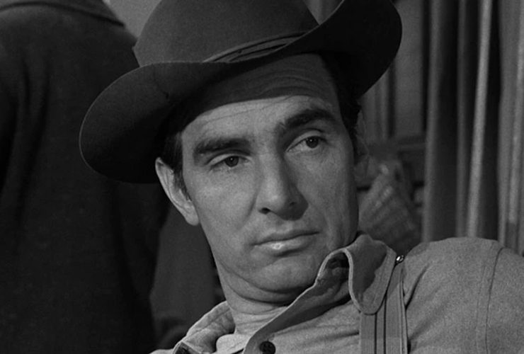 O papel de Gunsmoke de Dennis Weaver sofreu um número físico surpreendente