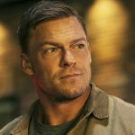 Qual é a altura de Jack Reacher de Alan Ritchson na série vs. Os livros?