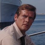 Roger Moore interpretou James Bond muito antes de sua estréia no filme 007