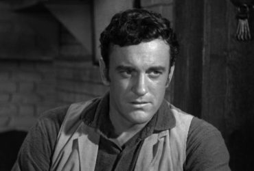 Por que James Arness tinha dúvidas sobre suas habilidades de atuação durante o Gunsmoke