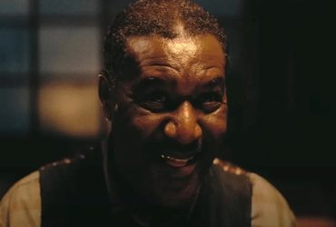 Quem interpreta o personagem de roubo de cena dos pecadores Delta Slim?