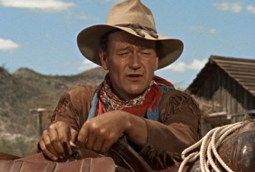 Um filme de John Wayne com James Arness levou a um spin-off de televisão