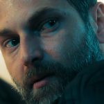 Um filme sobre um assalto de verdadeira loja da Apple está dominando as principais paradas da Netflix